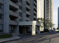 Prince of Wales Complex in Ottawa, ON - Building Photo - Building Photo