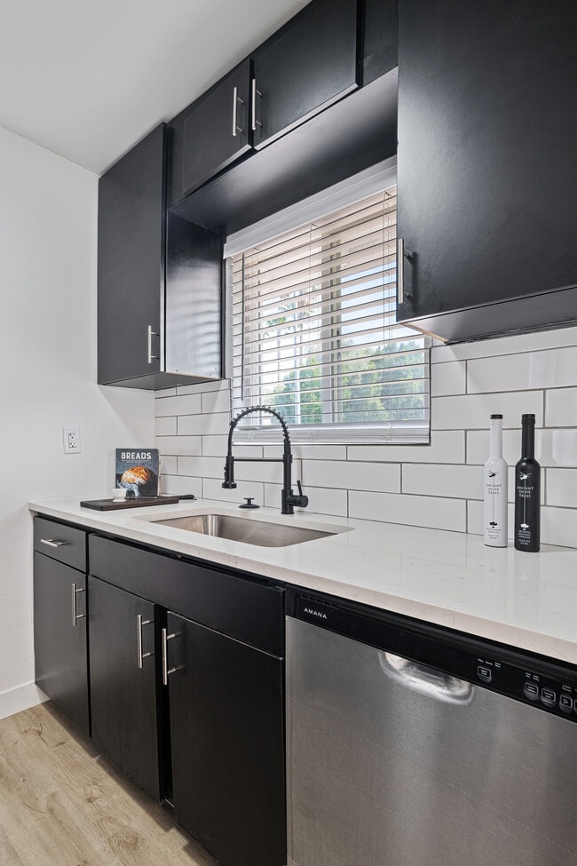 The Ark Apartments in Phoenix, AZ - Building Photo - Building Photo