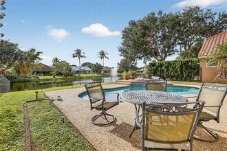 9481 Oak Grove Cir in Davie, FL - Building Photo - Building Photo