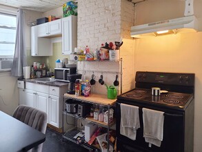 121 Brooks St, Unit 116-6 in Boston, MA - Building Photo - Building Photo