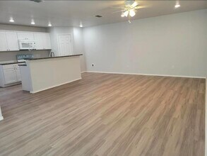 5524 Jarvis St, Unit B in Lubbock, TX - Building Photo - Building Photo