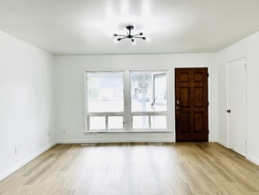 25818 SE 19th Way in Renton, WA - Building Photo - Building Photo