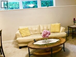 6486 Bruce St in West Vancouver, BC - Building Photo - Building Photo