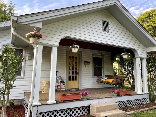 209 E Vermilya Ave in Bloomington, IN - Building Photo