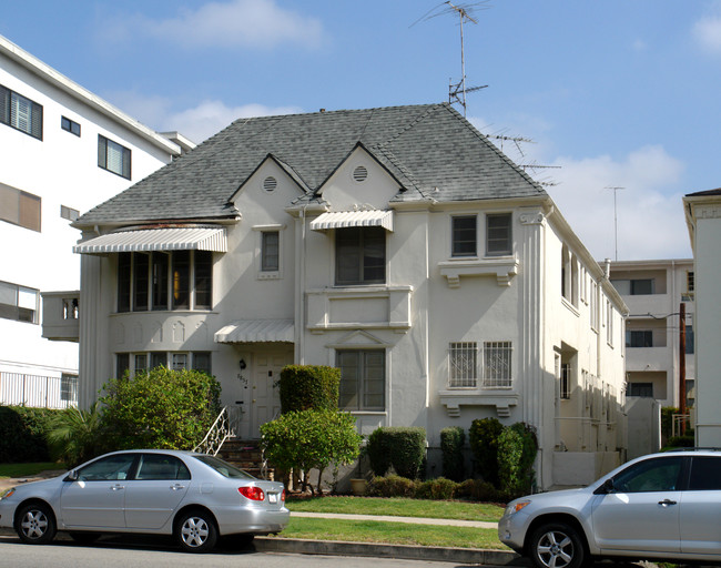 8857 Burton Way in Los Angeles, CA - Building Photo - Building Photo