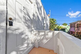 515 Putnam Rd in West Palm Beach, FL - Foto de edificio - Building Photo