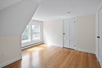 57 Yale St in Medford, MA - Foto de edificio - Building Photo