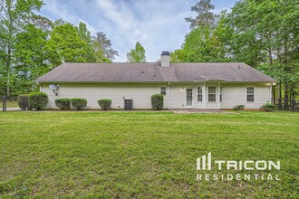 1374 Lake Dow Rd in Mcdonough, GA - Building Photo - Building Photo