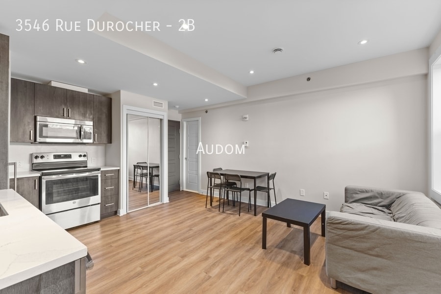 3546 Rue Durocher in Montréal, QC - Building Photo