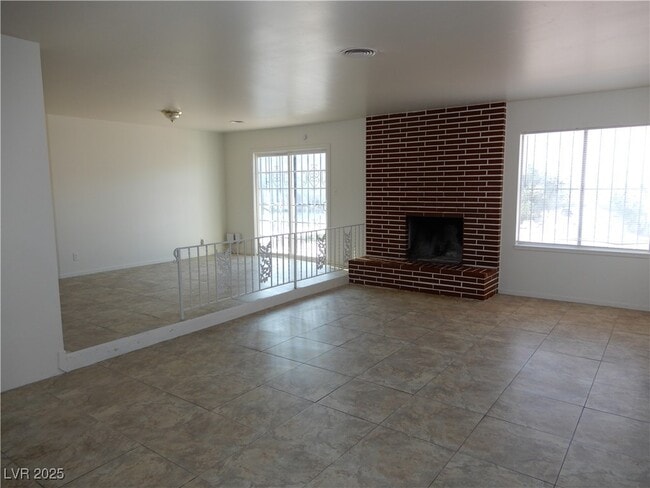 1554 Silver Mesa Way in Las Vegas, NV - Building Photo - Building Photo