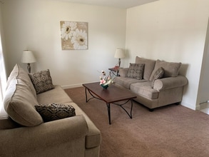 369 Crabapple Cir, Unit 96 in Fayetteville, NC - Foto de edificio - Building Photo