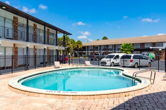 Cocoa Village Flats in Cocoa, FL - Foto de edificio - Building Photo
