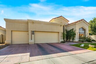 7439 E Beryl Ave in Scottsdale, AZ - Foto de edificio - Building Photo
