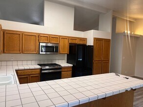 3257 Seedling Dr in Redding, CA - Building Photo - Building Photo