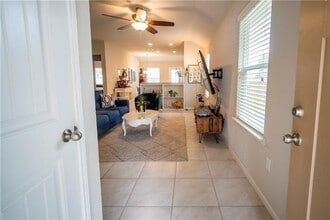 10406 Hatton Ln in Austin, TX - Building Photo - Building Photo