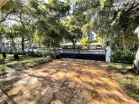 1111 Sunset Rd in Coral Gables, FL - Building Photo - Building Photo