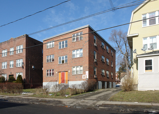 44 Standish St in Hartford, CT - Foto de edificio - Building Photo