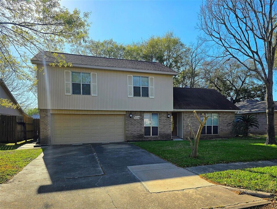 514 Fair Oak Dr in Stafford, TX - Building Photo