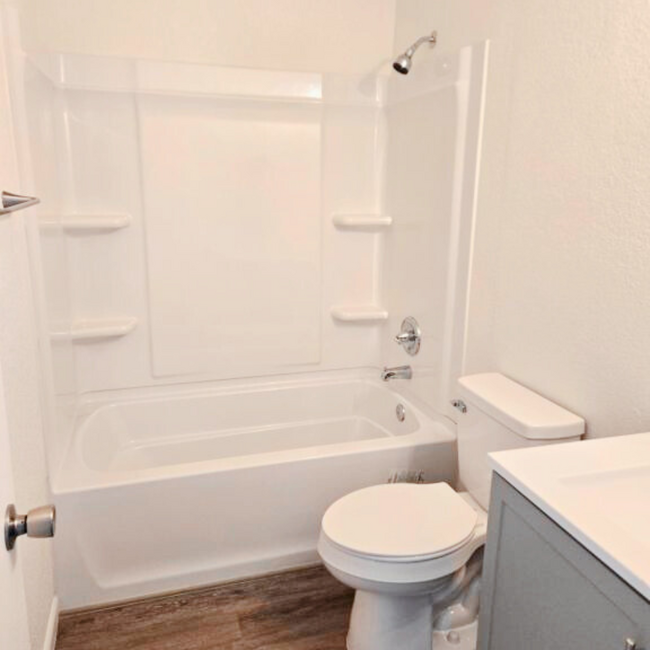 2175 Clearwater Dr, Unit #3 in Bullhead City, AZ - Foto de edificio - Building Photo