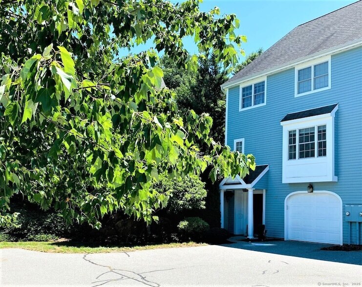 109 Overshot Dr in Glastonbury, CT - Building Photo