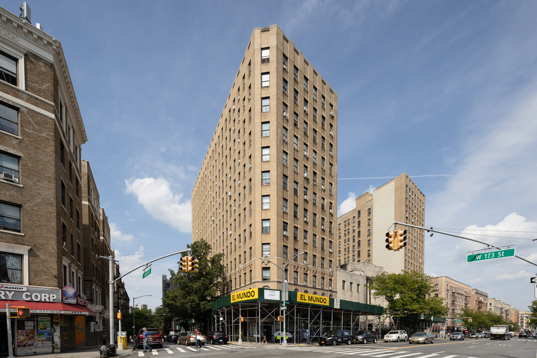 Broadway Towers in New York, NY - Building Photo