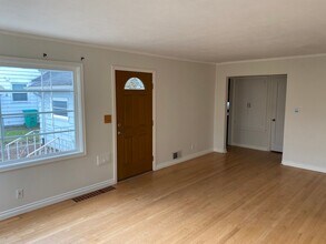 6144 N Willamette Blvd in Portland, OR - Building Photo - Building Photo