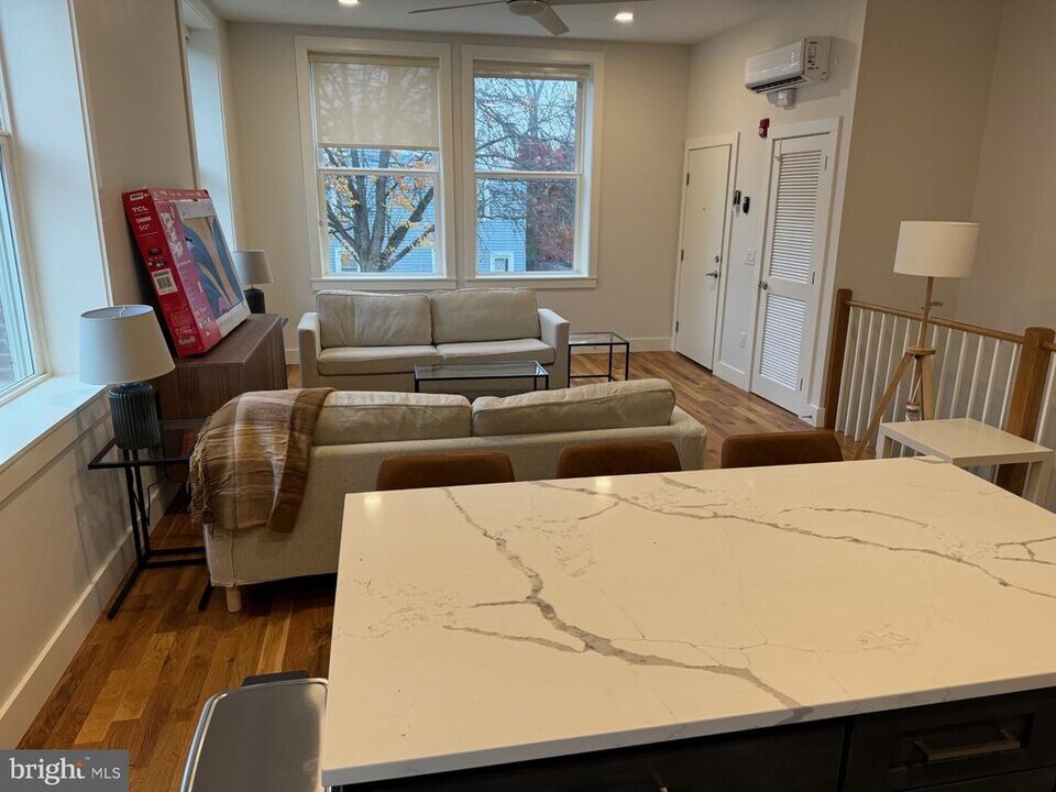 30 MacLean St in Princeton, NJ - Building Photo