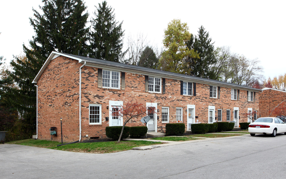 Madison Court Apartments in London, OH - Building Photo