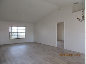 307 Drake Elm Dr in Kissimmee, FL - Building Photo - Building Photo