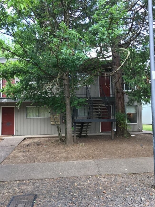 1668 Ferry St in Eugene, OR - Building Photo - Building Photo