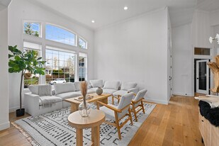 12076 SE Deerfield Dr in Happy Valley, OR - Building Photo