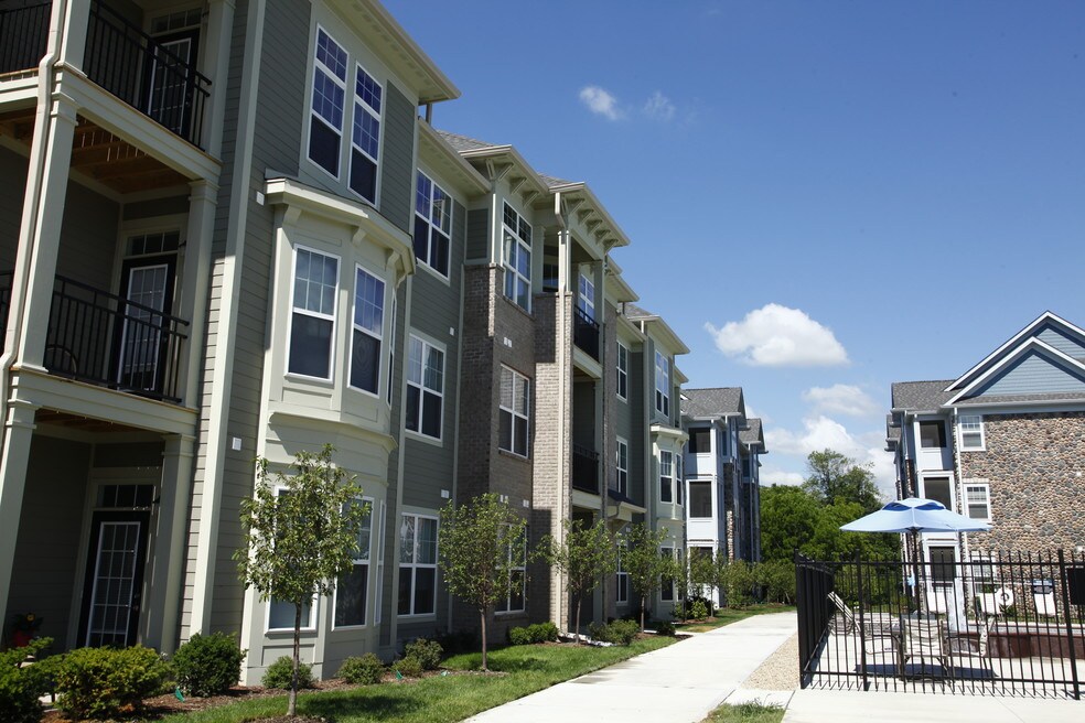 Charlestown on the Monon Apartments Westfield, IN Apartments For Rent