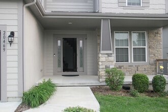 20469 W 108th St in Olathe, KS - Building Photo - Building Photo