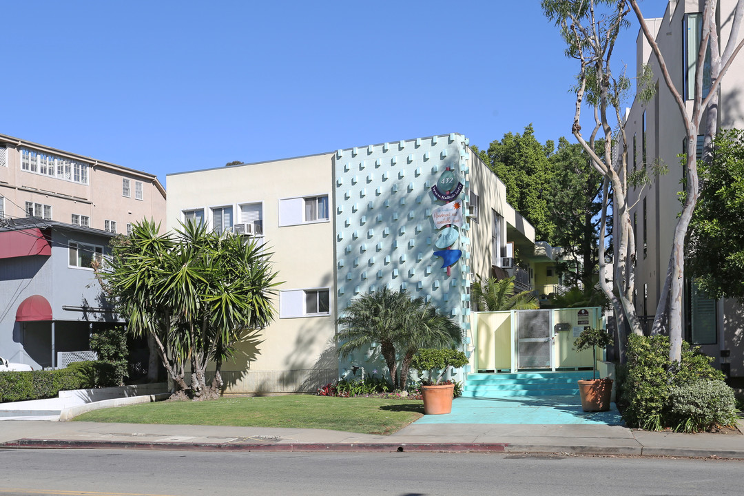 432 S Barrington Ave in Los Angeles, CA - Building Photo