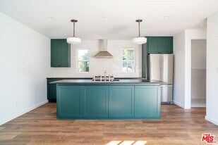 401 Firmin St in Los Angeles, CA - Building Photo