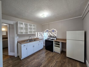 402 S 7th Ave, Unit B in Yakima, WA - Building Photo - Building Photo