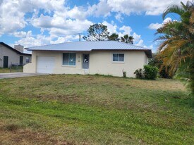 13032 Ninth St in Ft. Myers, FL - Building Photo