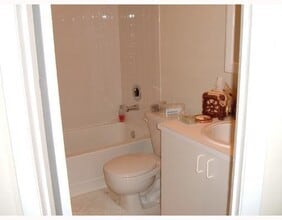 4097 NW 87th Ave in Sunrise, FL - Building Photo - Building Photo