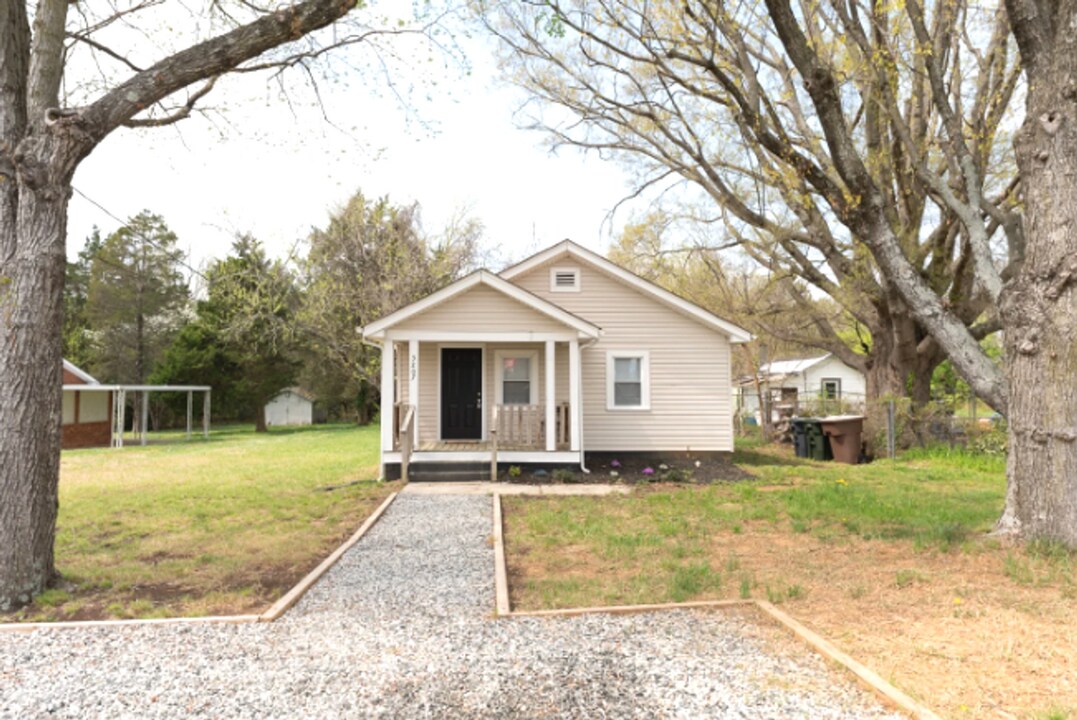 3207 Spring St in Greensboro, NC - Building Photo
