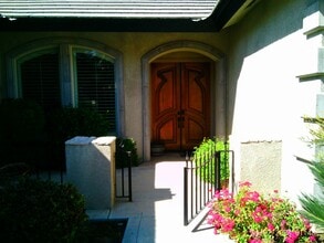 4401 Cron Way in Bakersfield, CA - Building Photo - Building Photo