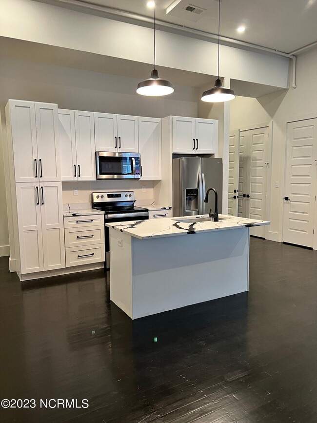 805 N 4th St-Unit -203 in Wilmington, NC - Foto de edificio - Building Photo