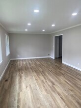 1021 Longbrook Dr in Jasper, AL - Building Photo - Building Photo