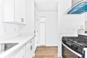 1070 Loma Ave, Unit #306 in Long Beach, CA - Foto de edificio - Building Photo