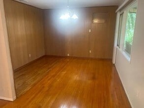 1411 Greenbrier Dr in Mobile, AL - Building Photo - Building Photo