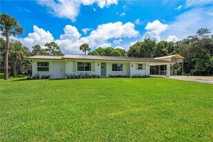 27525 Michigan St in Bonita Springs, FL - Building Photo