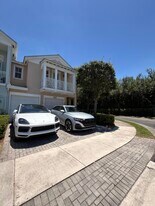 7407 NW 108th Path in Doral, FL - Building Photo
