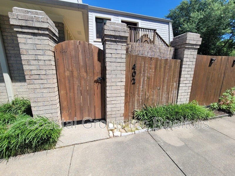 402 Duck Hunter Ct in Virginia Beach, VA - Building Photo