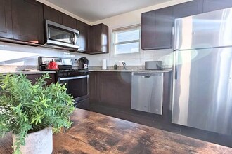 108 Gotthart St in Newark, NJ - Foto de edificio - Building Photo