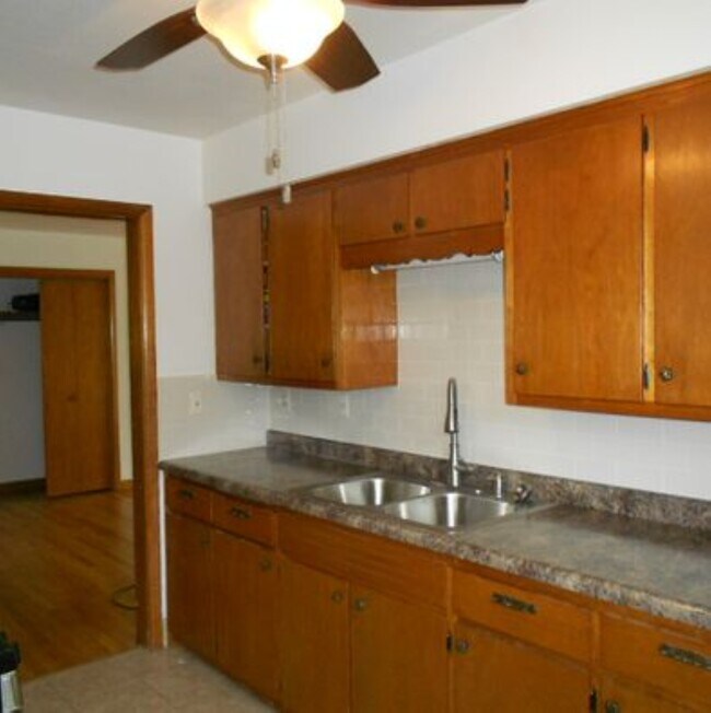 112 E Dean Ave, Unit 1 in Madison, WI - Building Photo - Building Photo