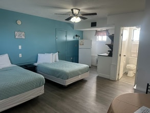 147 Ashworth Ave in Hampton, NH - Foto de edificio - Building Photo